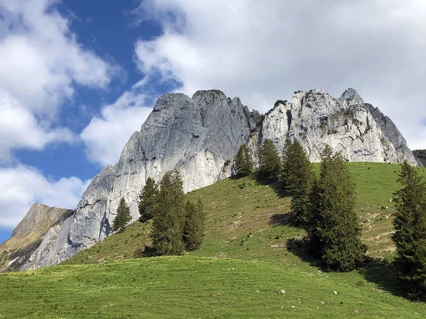 Bockmattlistock Montanha Acima Vale Wagital Waegital Alpine Lake Wagitalersee Waegitalersee — Fotografia de Stock