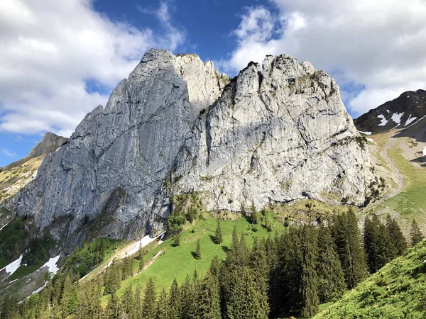 Bockmattlistock Mountain Valley Wagital Waegital Alpine Lake Wagitalersee Waegitalersee Innerthal — стоковое фото