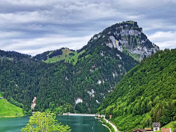 Gross Aubrig Montagna Sopra Valle Wagital Waegital Lago Alpino Wagitalersee — Foto Stock