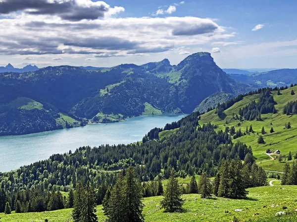 Montañas Gross Aubrig Chli Aubrig Sobre Valle Wagital Waegital Lago — Foto de Stock