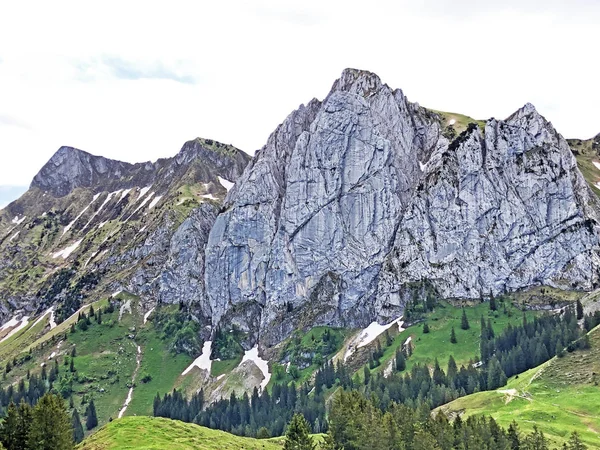 Tierberg and Bockmattlistock Mountains above the valley Wagital or Waegital and alpine Lake Wagitalersee (Waegitalersee), Innerthal - Canton of Schwyz, Switzerland