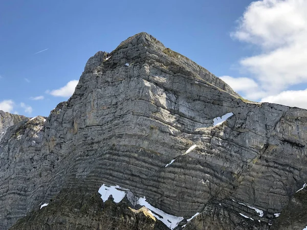 Montanha Plattenberg Acima Vale Wagital Waegital Lago Alpino Wagitalersee Waegitalersee — Fotografia de Stock