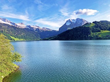 Wagitalersee veya Waegitalersee alp gölü vadi Wagital (Waegital), Innerthal alp sahne - Schwyz Kandon, İsviçre