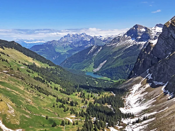 Una Vista Increíble Del Lago Obersee Valle Alpino Oberseetal Nafels —  Fotos de Stock