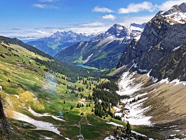 Uma Vista Incrível Lago Obersee Vale Alpino Oberseetal Nafels Naefels — Fotografia de Stock