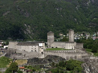 Castelgrande Kalesi veya Burg Castelgrande (Bellinzona Kaleleri) - Ticino Kantonu, İsviçre