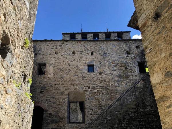 Montebello Замок Або Кастелло Montebello Або Burg Montebello Замки Bellinzona — стокове фото