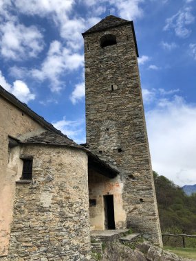 Aziz Bernardino ve Girolamo Kilisesi veya La chiesa di San Bernardo a Monte Carasso - Ticino Kantonu, İsviçre