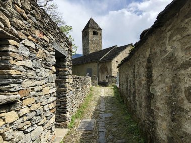 Aziz Bernardino ve Girolamo Kilisesi veya La chiesa di San Bernardo a Monte Carasso - Ticino Kantonu, İsviçre