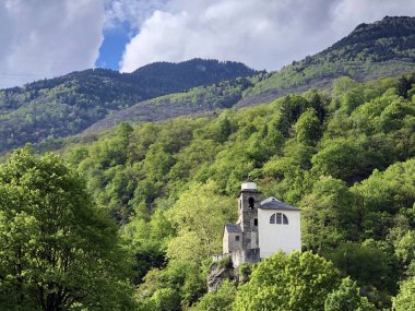 Kutsal Teslis Kilisesi veya Chiesa della Santissima Trinita, Monte Carasso - Ticino Kantonu, İsviçre