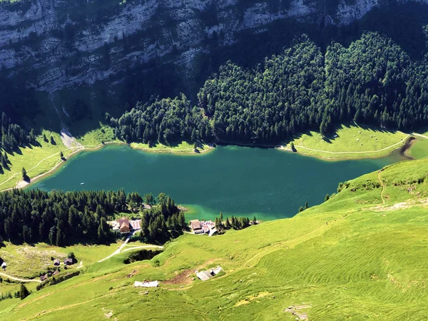 알프스 산맥과 아펜첼러란트 지역의 알프스 시알프호수 아펜첼 이너로덴 스위스 — 스톡 사진