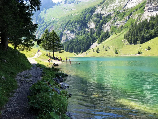 Sentier Randonnée Circulaire Pittoresque Long Lac Alpin Seealpsee Dans Région — Photo