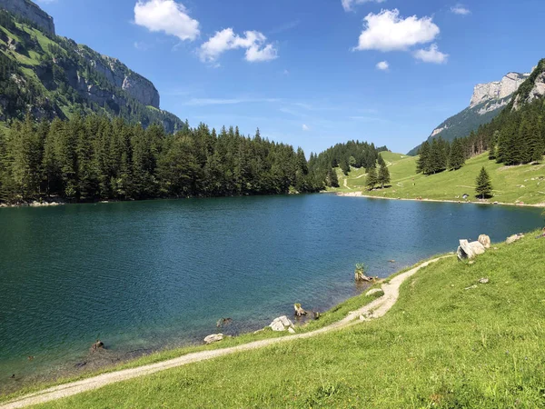 Sentier Randonnée Circulaire Pittoresque Long Lac Alpin Seealpsee Dans Région — Photo