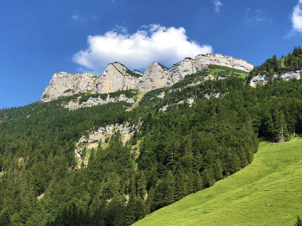 阿尔卑斯峰阿尔普施泰因山脉和阿彭策勒兰地区 阿彭策尔内霍登州 — 图库照片