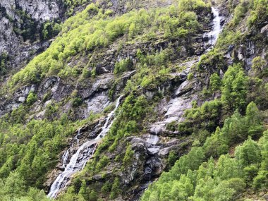 Ri di Cranzunasc veya Cranzuenasc (Bavona Vadisi veya Valle Bavona, Val Bavona veya Das Bavonatal), Cavergno - Ticino Kantonu, İsviçre