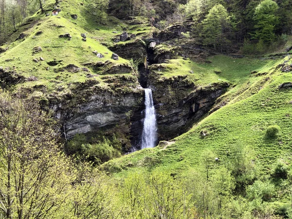 Wasserfall Von Sernel Pianello Maggiatal Oder Maggiatal Kanton Ticino Schweiz — Stockfoto