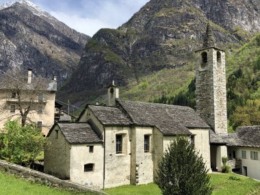 Peccia köyünde Katolik kilise (Maggia Vadisi veya Valle Maggia veya Maggiatal)-Ticino, Isviçre