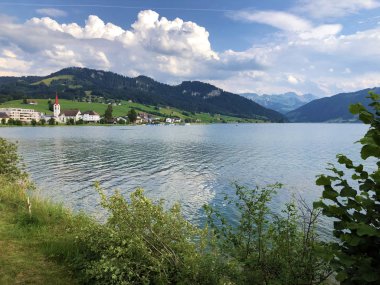 Suni göl Sihlsee veya Stausee Sihlsee, Willerzell-Schwyz Kantonu, Isviçre
