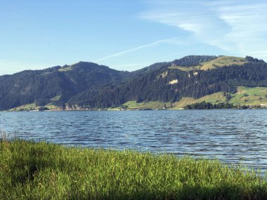 Suni göl Sihlsee veya Stausee Sihlsee, Willerzell-Schwyz Kantonu, Isviçre