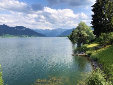 Suni göl Sihlsee veya Stausee Sihlsee, Gross-Canton of Schwyz, Isviçre