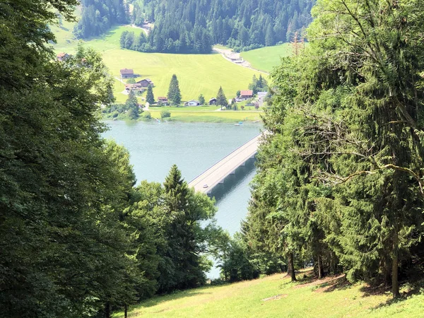 Mosty Nad Umělým Jezerem Sihlsee Einsiedeln Kantonu Schwyz Švýcarsko — Stock fotografie