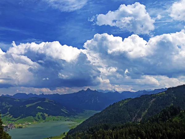 Fantastiska Molnen Över Sihltalen Och Den Konst Laken Sihlsee Einsiedeln — Stockfoto