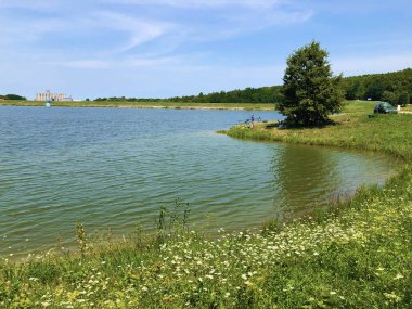 Birikim Gölü Lapovac veya Akumulacijsko Jezero Lapovac - Nasice, Hırvatistan veya Nasice, Hrvatska