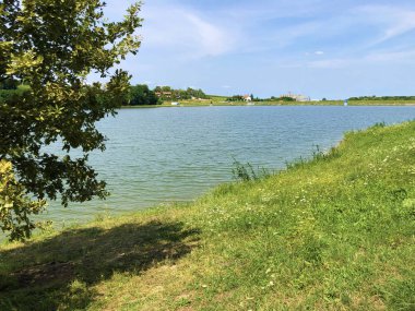 Birikim Gölü Lapovac veya Akumulacijsko Jezero Lapovac - Nasice, Hırvatistan veya Nasice, Hrvatska