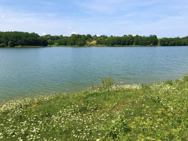 Birikim Gölü Lapovac veya Akumulacijsko Jezero Lapovac - Nasice, Hırvatistan veya Nasice, Hrvatska