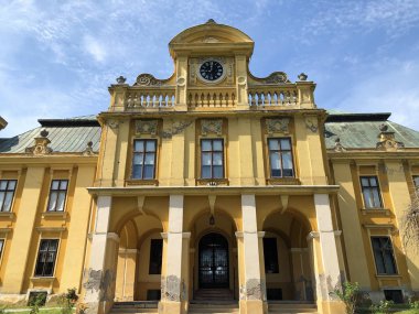 Pejacevic Kalesi (Büyük Kale) veya kont Pejacevic veya Dvorac Pejacevic ili Stari dvorac grofova Pejacevic ili Veliki dvorac eski kale - Nasice, Hırvatistan