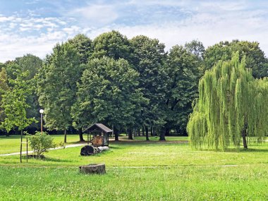 Pejacevic Kalesi veya Perivoj dvorca Pejacevic ili Nasicki gradski park Parkı - Nasice, Hırvatistan