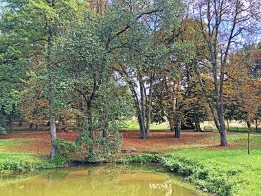 Pejacevic Kalesi veya Perivoj dvorca Pejacevic ili Nasicki gradski park Parkı - Nasice, Hırvatistan