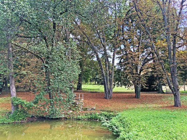 Parken Pejacevic Castle Eller Perivoj Dvorca Pejacevic Ili Nasicki Gradski — Stockfoto