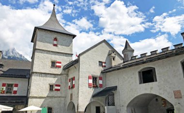 Kale Hohenwerfen veya Festung Hohenwerfen veya Burg Hohenwerfen veya Hohenwerfen Macera Kalesi, Pongau - Salzburg, Avusturya