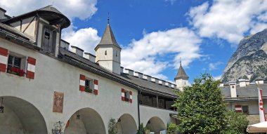 Kale Hohenwerfen veya Festung Hohenwerfen veya Burg Hohenwerfen veya Hohenwerfen Macera Kalesi, Pongau - Salzburg, Avusturya