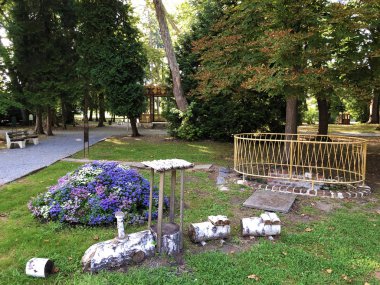 Spa bahçesi Julijes park veya Ljecilisni perivoj Julijev park - Daruvar, Hırvatistan