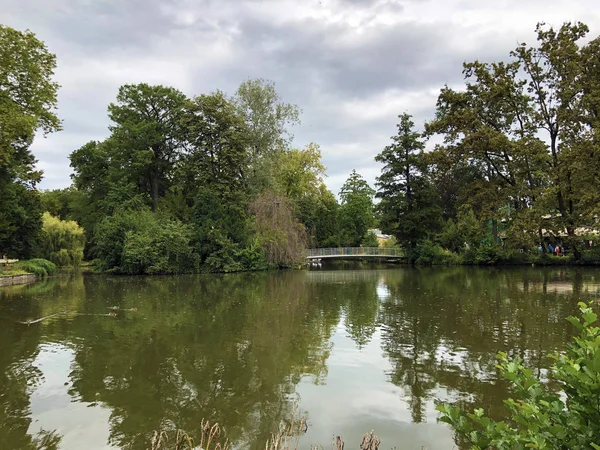 Πρώτη Λίμνη Στο Πάρκο Maksimir Prvo Jezero Maksimirskom Perivoju Ili — Φωτογραφία Αρχείου