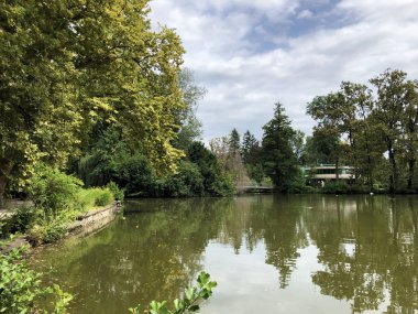 Maksimir Parkı veya Prvo Jezero u Maksimirskom Perivoju ili u Parku Maksimir ilk Gölü - Zagreb, Hırvatistan (Hrvatska)