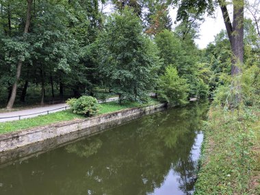 Maksimir Parkı veya Prvo Jezero u Maksimirskom Perivoju ili u Parku Maksimir ilk Gölü - Zagreb, Hırvatistan (Hrvatska)
