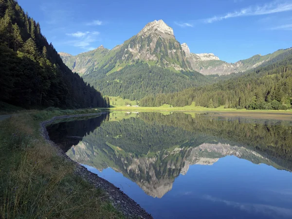 Alpská Jezera Obersee Pohoří Glarus Alp Turistické Oblasti Glarnerlandu Nafels — Stock fotografie