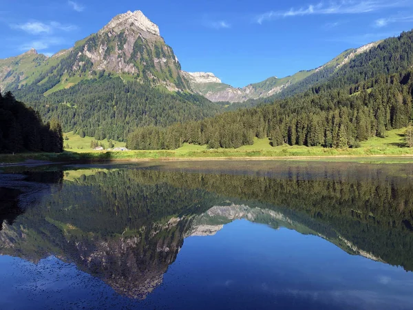 Obersee Glarner Alpenmassiv Und Der Tourismusregion Glarnerland Nafels Näfels Kanton — Stockfoto