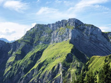 Oberseetal vadisi üzerinde schiberg dağı ve Glarus alpleri dağ masiff, Nafels (Naefels) - Glarus Kantonu, İsviçre