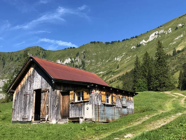 Het Alpendorp Vorder Ahornenin Een Oberseetal Bergvallei Het Glarnerland Toeristische — Stockfoto