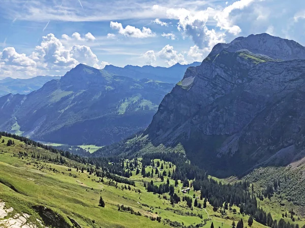 Brunnelistock Bruennelistock Góra Dolina Oberseetal Regionie Turystycznym Glarnerland Nafels Naefels — Zdjęcie stockowe