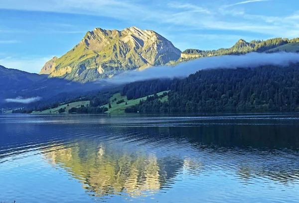 Krajina Alpském Jezeře Wagitalersee Waegitalersee Údolí Waglitálií Waegital Kantonu Švýcarsku — Stock fotografie