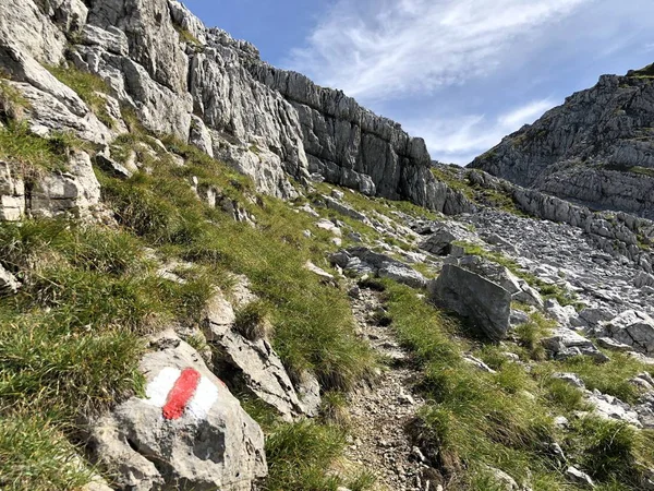 Gyalogos Gyalogtúrák Wagital Völgyében Waegital Alpesi Lake Wagitalersee Waegitalersee Innerthal — Stock Fotó