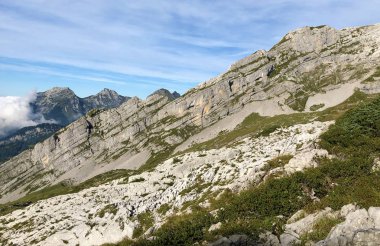Wagital vadisi (Waegital) ve alp wagitalersee (Waegitalersee), Innerthal - Schwyz Kantonu, İsviçre üzerinde Mutteriberg dağı