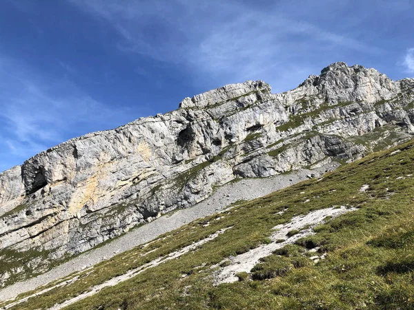 Montagna Mutteriberg Sopra Valle Del Wagital Waegital Lago Alpino Wagitalersee — Foto Stock