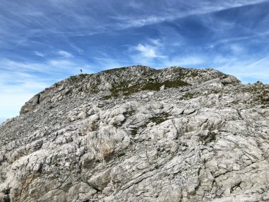 Wagital vadisi (Waegital ve alp gölü Wagitalersee (Waegitalersee), Innerthal - Schwyz Kantonu, İsviçre
