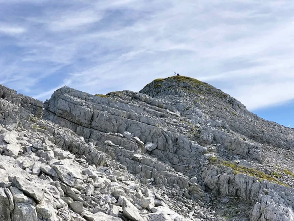 ワギタル渓谷の上のムッタリストック山 ワギタル湖と高山湖ワギタレルゼー インナータール シュヴィーツ州 スイス — ストック写真